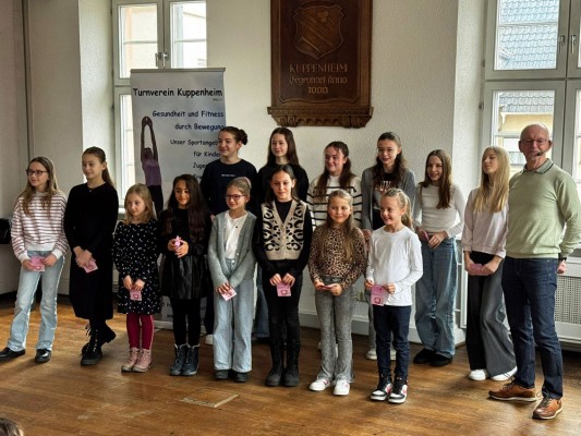 Unsere Turnmädchen. Herzlichen Glückwunsch