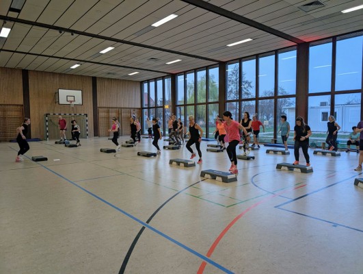 Cardio Step mit Jasmin